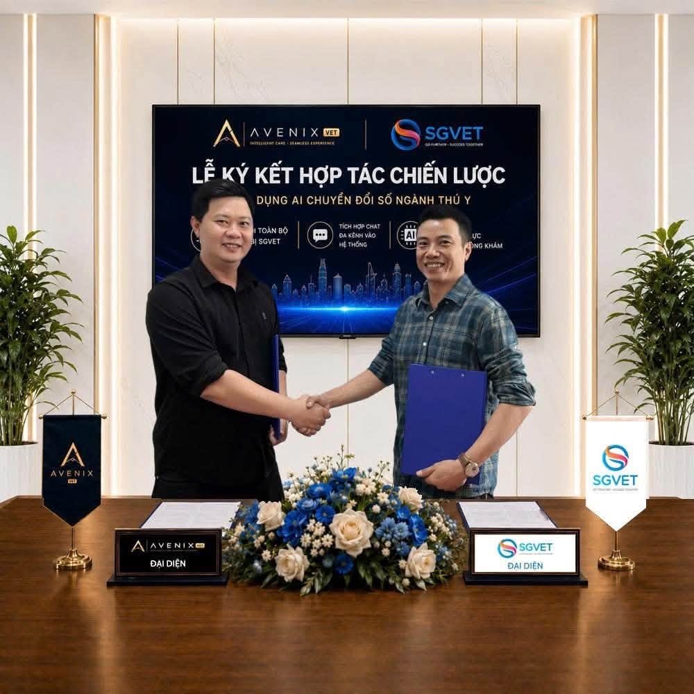 Đại diện hai bên bắt tay hợp tác chiến lược